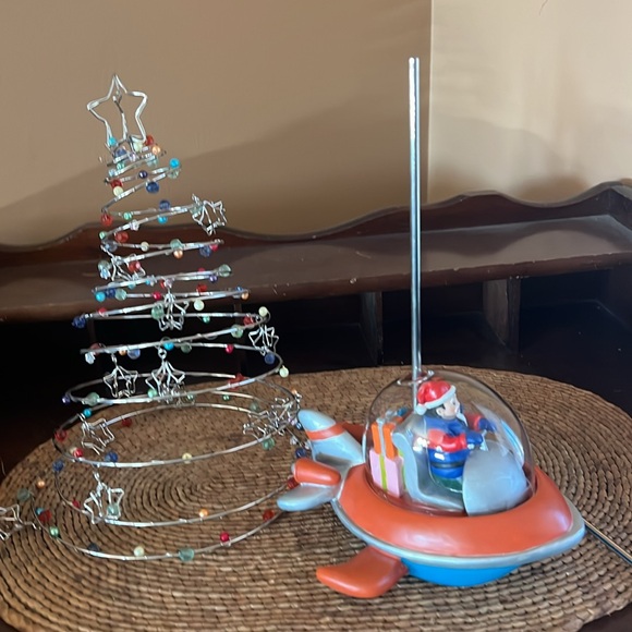 Bombay kids Santa spaceship tree - Picture 9 of 11